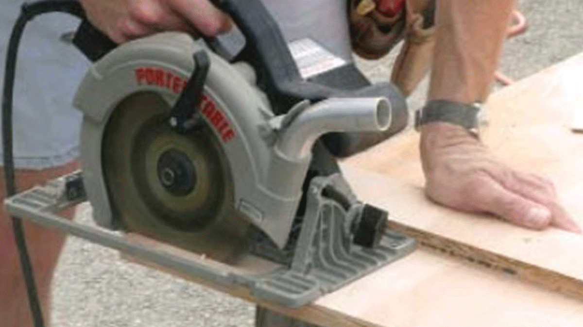How to rip plywood with a circular saw