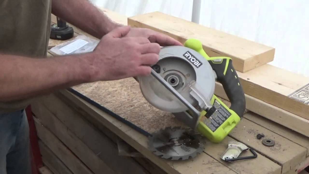 how to change the blade on the Ryobi circular saw